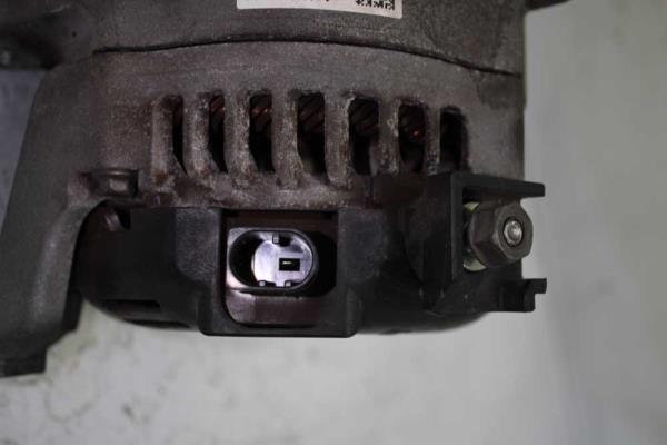 ALTERNATEUR BMW 180A - Vue 4